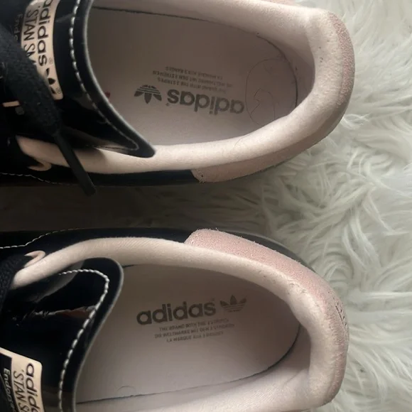 Stan Smith Adidas - Stylish Black Patent Leather and Pink Women's Sneakers - Picture 5 of 6